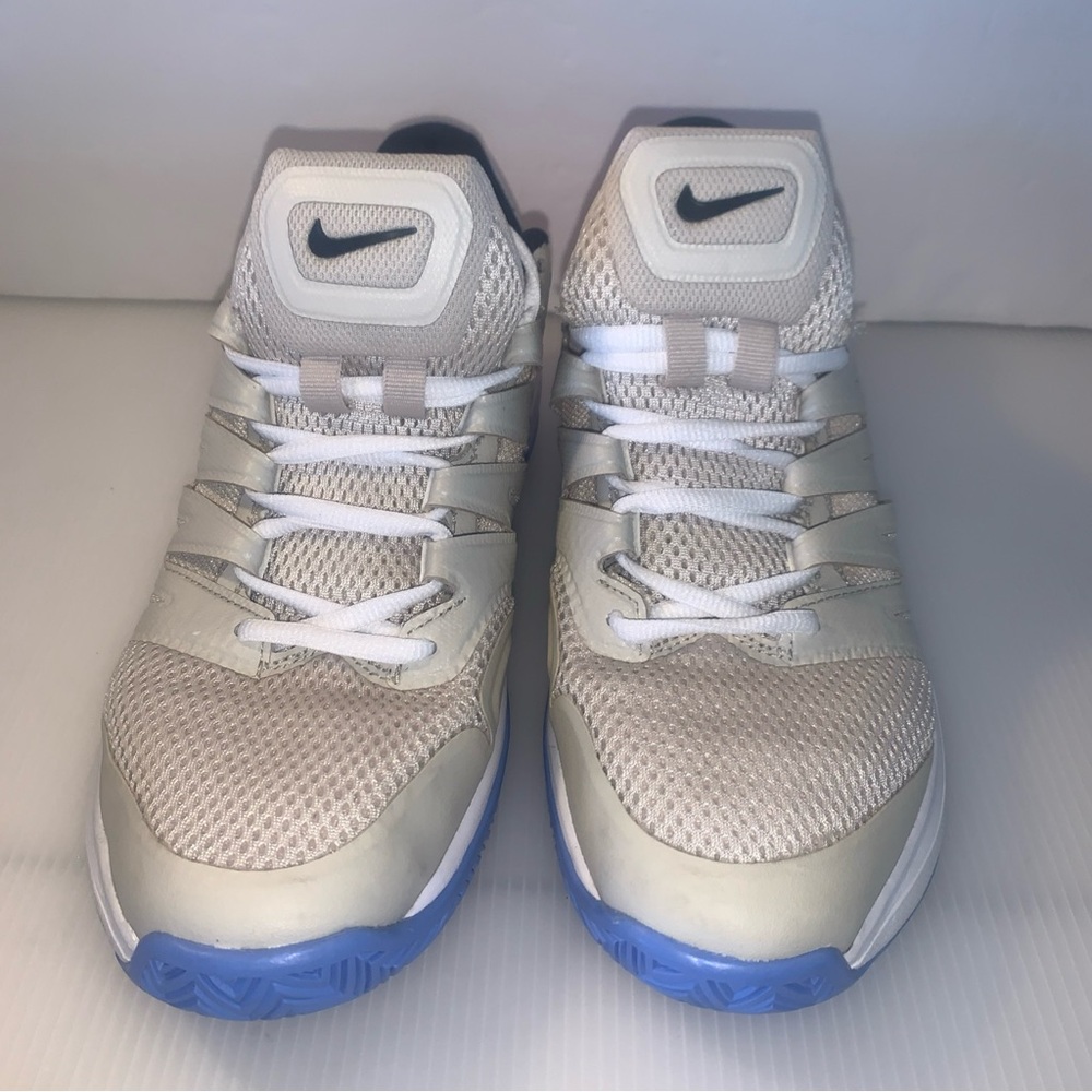 Nike Women’s Zoom Prestige sneakers tennis shoes EUC Size:9.5